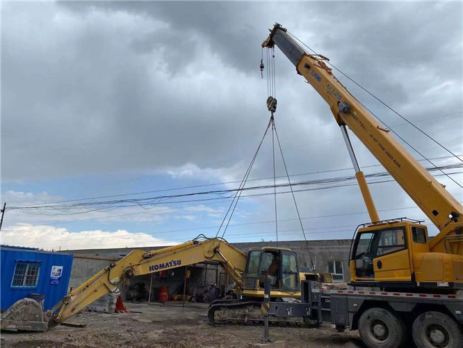 长沙市25吨吊车的工作半径是多少？