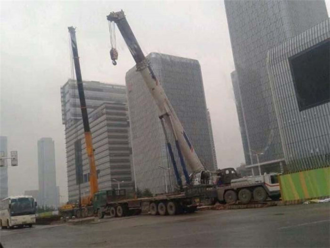 长沙市“自动找平”—— 吊车的 “平地神器” 技术