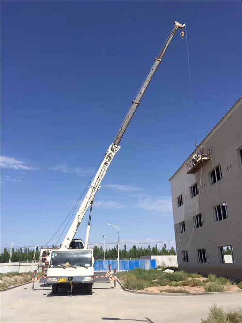 长沙市“轻装强干”—— 吊车的 “轻量化臂架” 技术